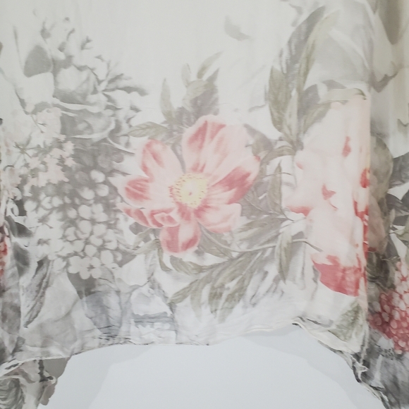 GUSY MADE IN ITALY Floral Silk Top Size Med - Picture 2 of 6